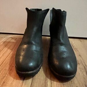 Basic Black Bootie with Cutout